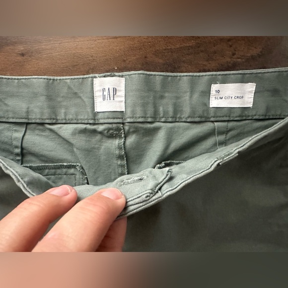 GAP Slim City Crop Pants Women’s Size 10 | Sage Green Chinos - Picture 3 of 6